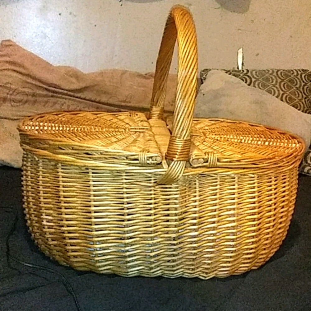 Picnic basket